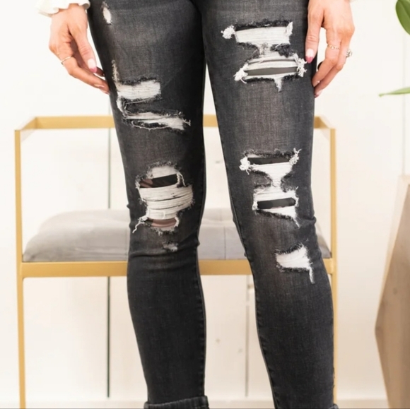 Vervet Haylie Camo Print Cuffed Ankle Skinny Jeans- 27/5 Black - Picture 3 of 5